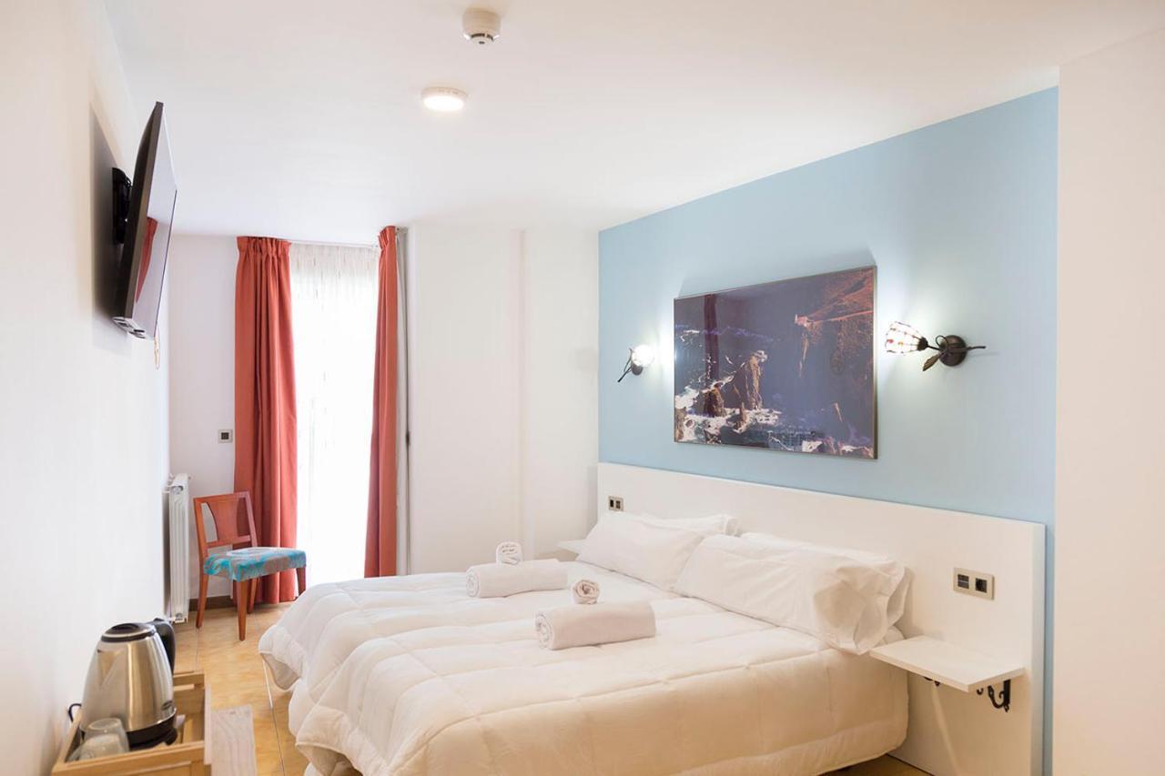 Stellae Luscofusco Hotel Santiago de Compostela Bagian luar foto