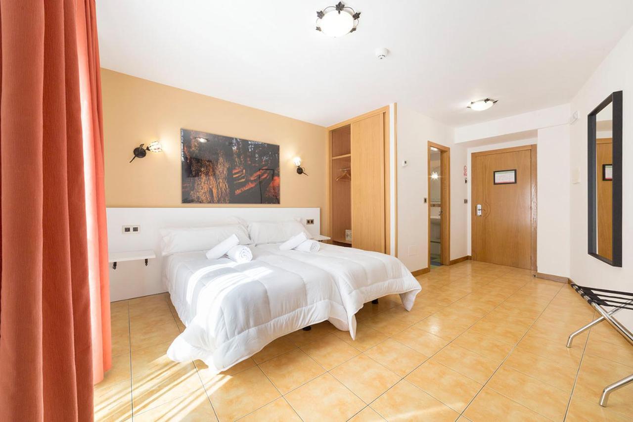 Stellae Luscofusco Hotel Santiago de Compostela Bagian luar foto