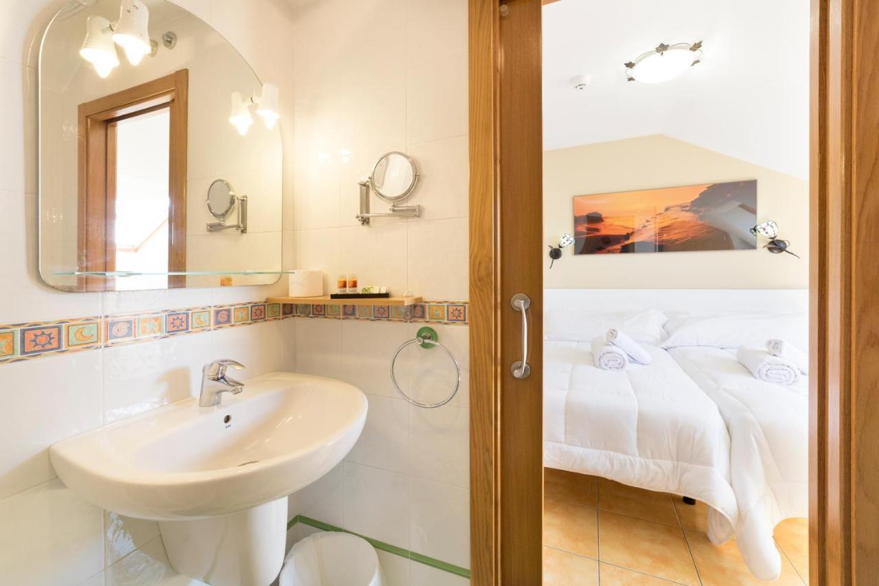 Stellae Luscofusco Hotel Santiago de Compostela Bagian luar foto